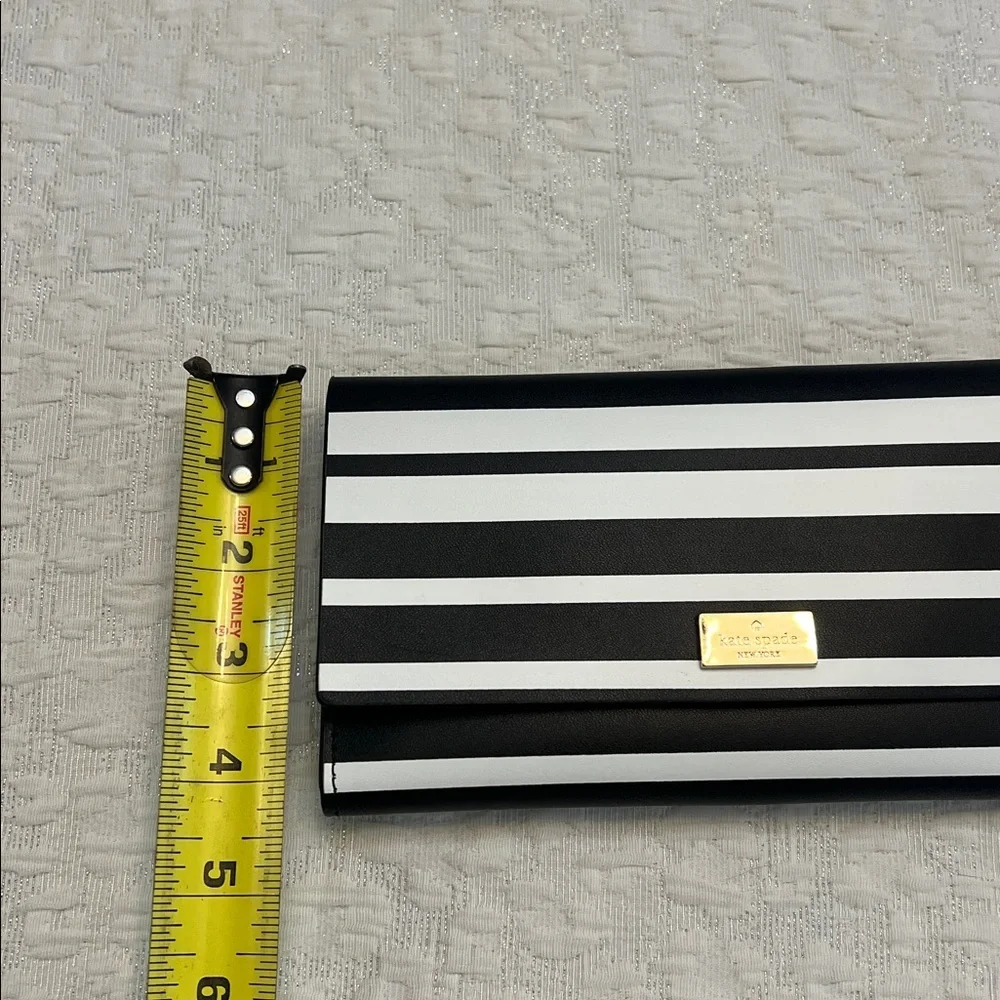 KATE SPADE STRIPED LEATHER WALLET BLACK & WHITE